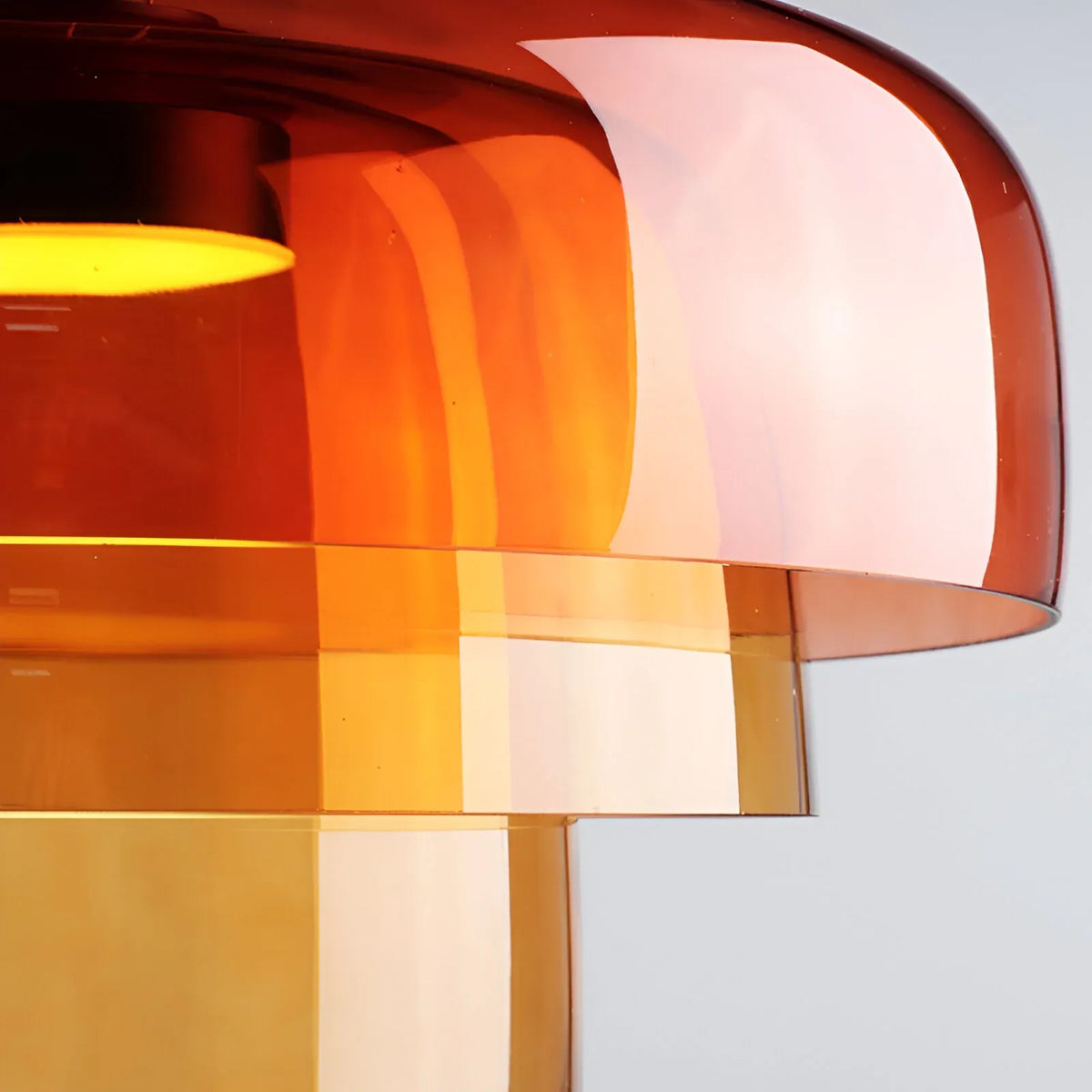 Lámpara colgante con vidrio escultural en capas e iluminación difusa y suave