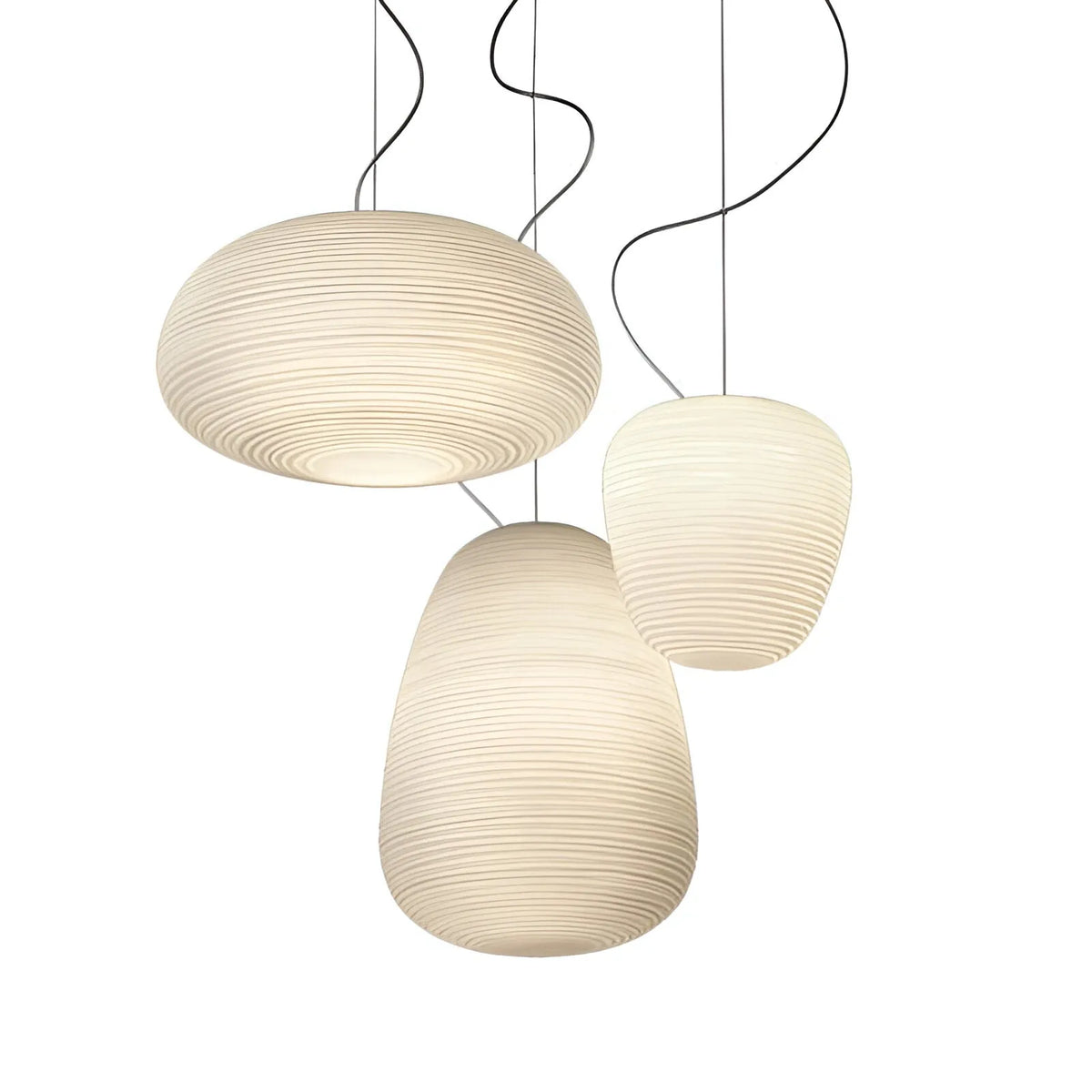 Suspension avec verre opalin nervuré et suspension réglable