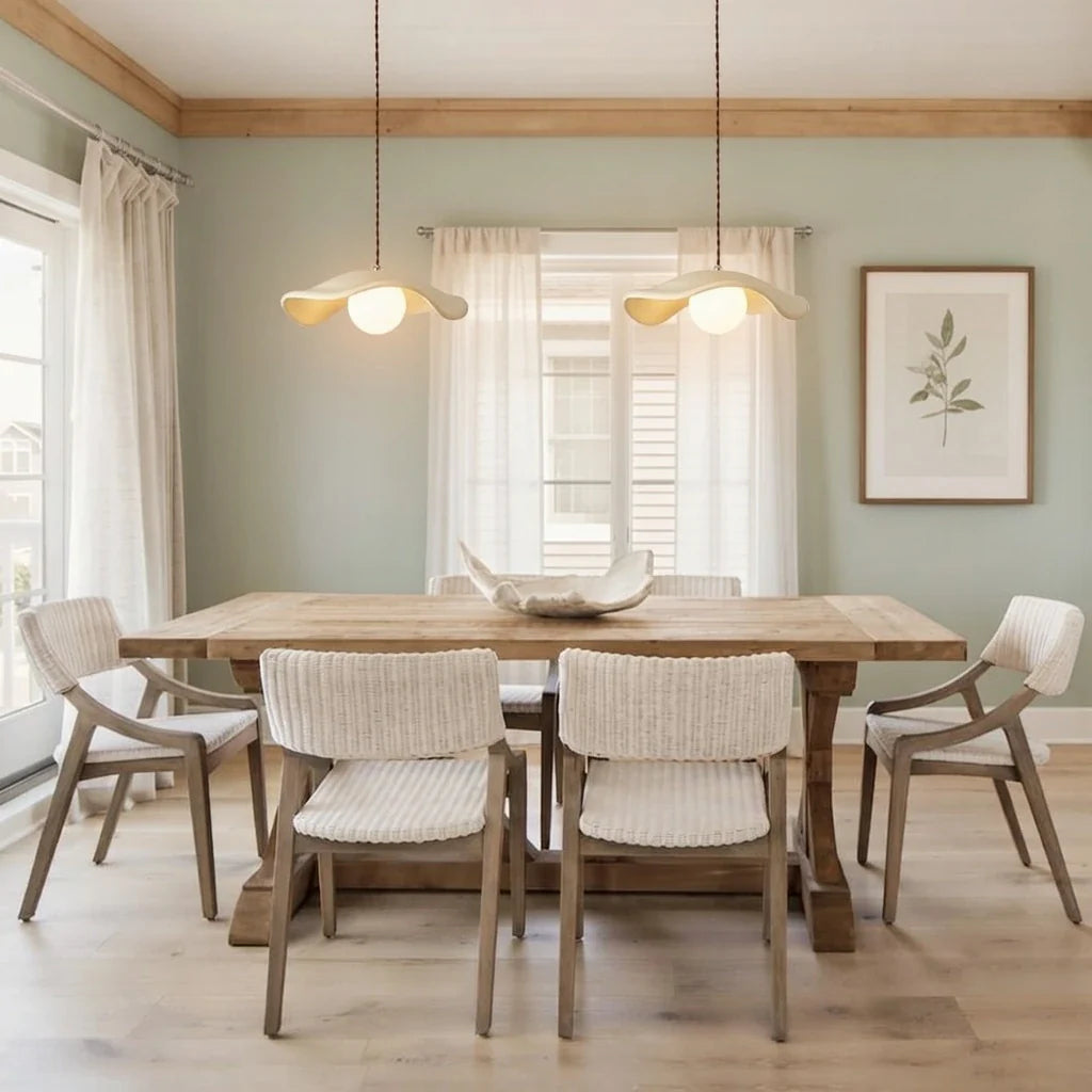 Pendant Light with Sculptural Resin Design and Adjustable Suspension for Dining Room