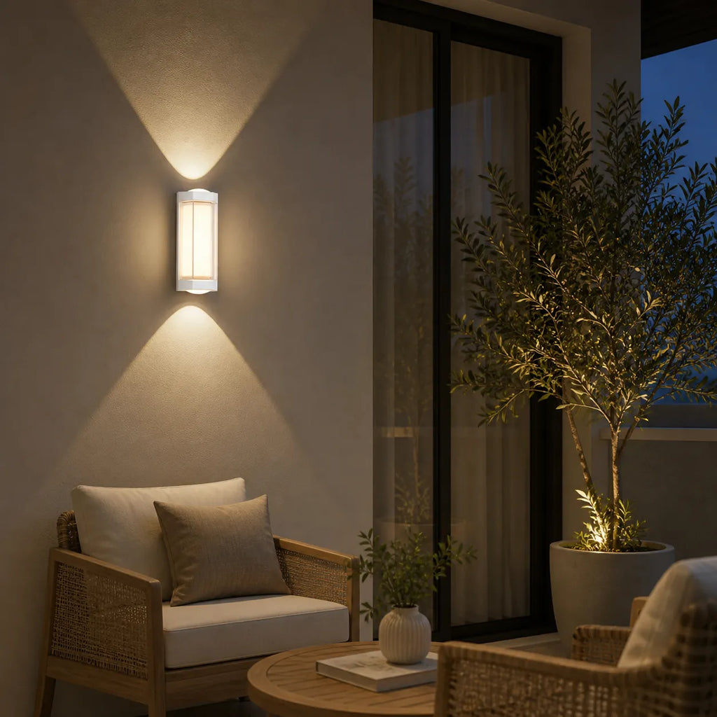 Applique murale d’extérieur avec diffuseur en acrylique dépoli et éclairage LED vers le haut et vers le bas