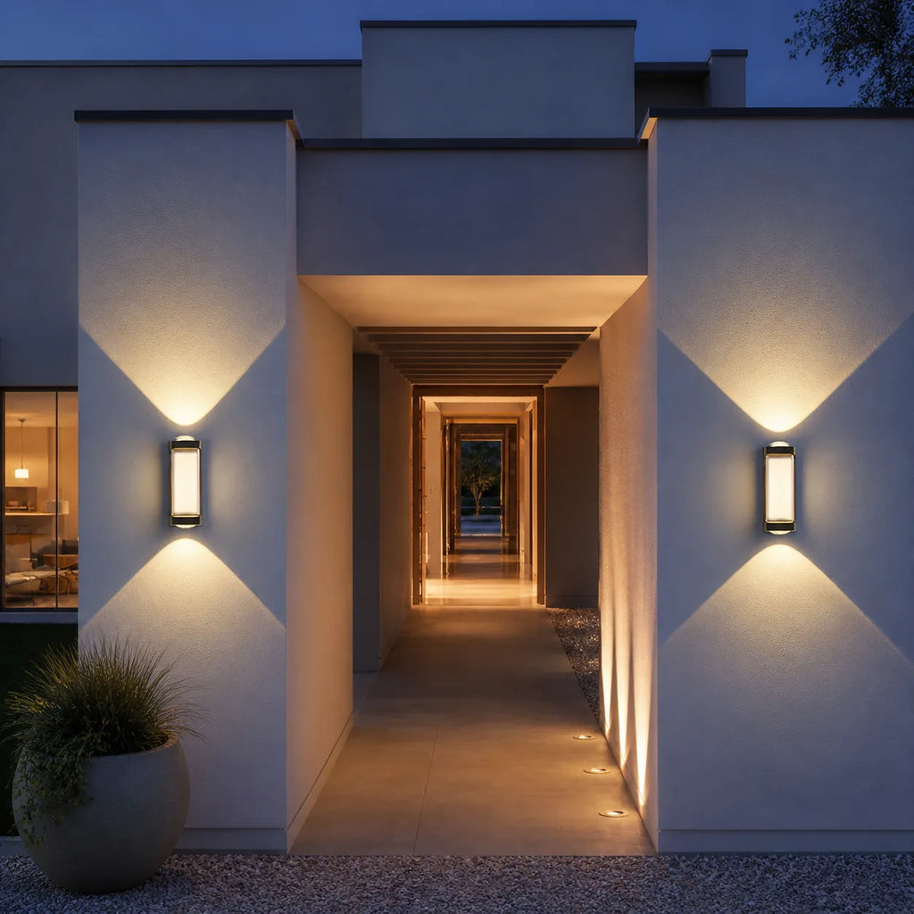 Applique murale d’extérieur avec diffuseur en acrylique dépoli et éclairage LED vers le haut et vers le bas