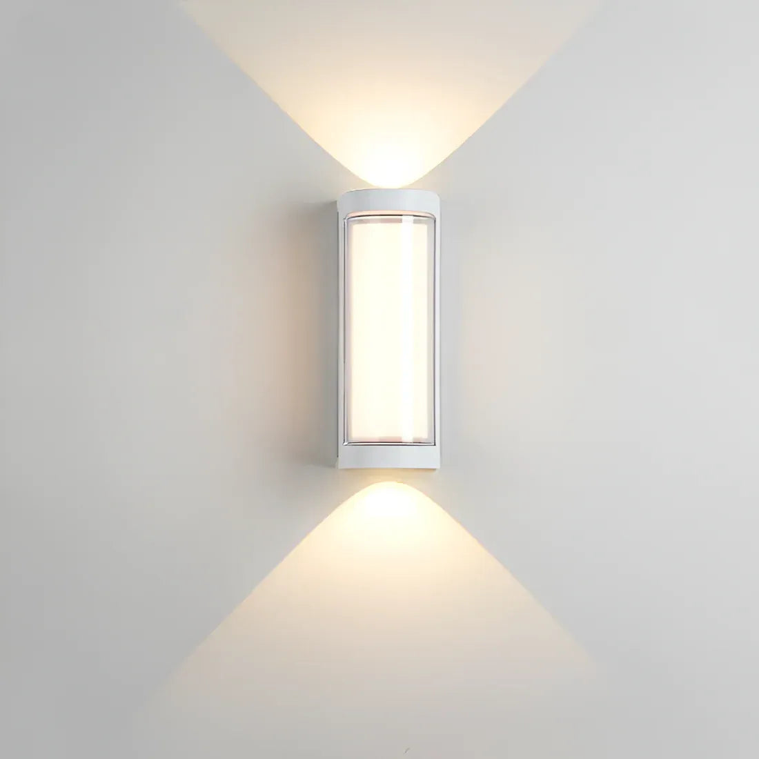 Applique murale d’extérieur avec diffuseur en acrylique dépoli et éclairage LED vers le haut et vers le bas