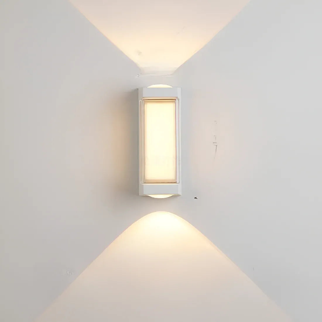 Applique murale d’extérieur avec diffuseur en acrylique dépoli et éclairage LED vers le haut et vers le bas