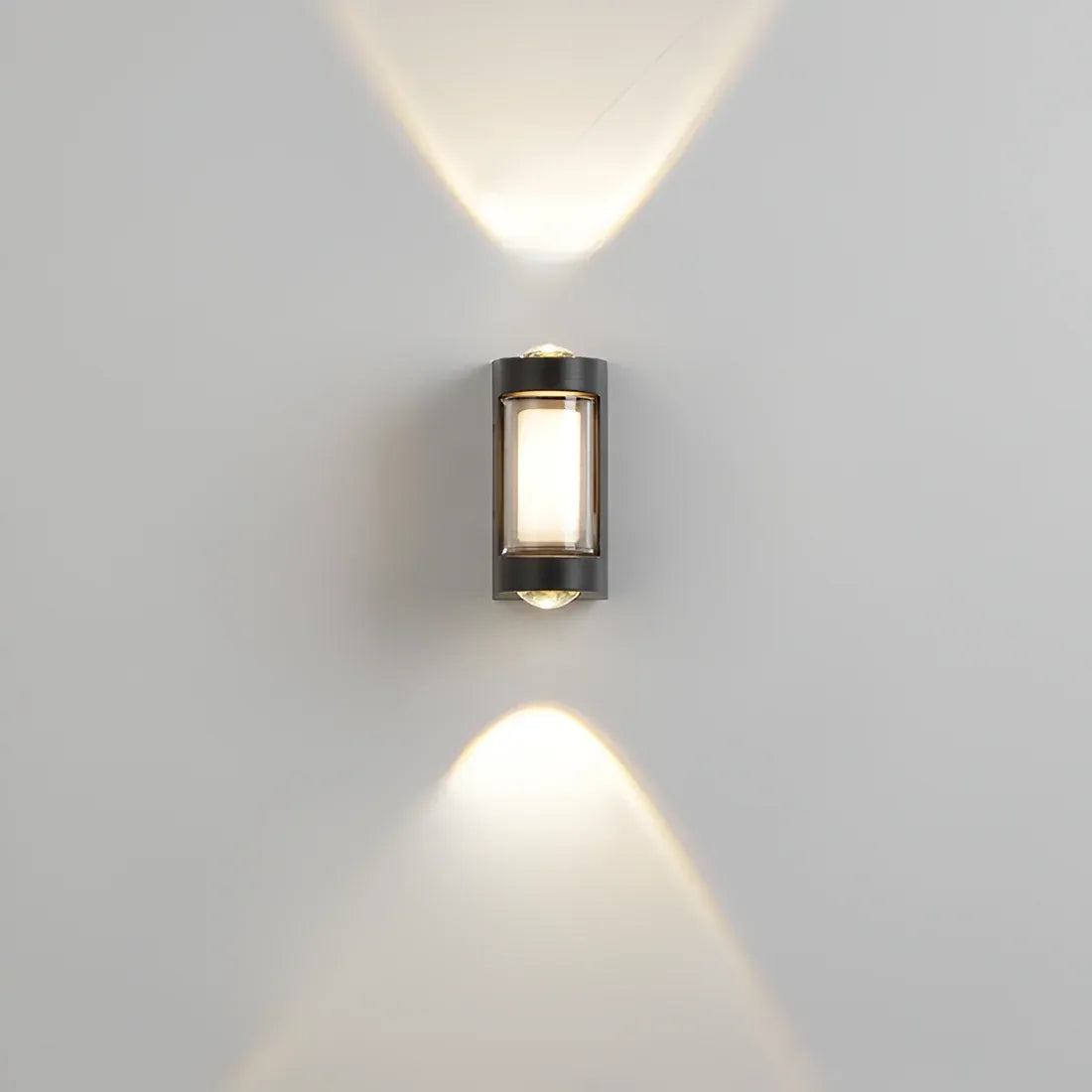 Applique murale d’extérieur avec diffuseur en acrylique dépoli et éclairage LED vers le haut et vers le bas