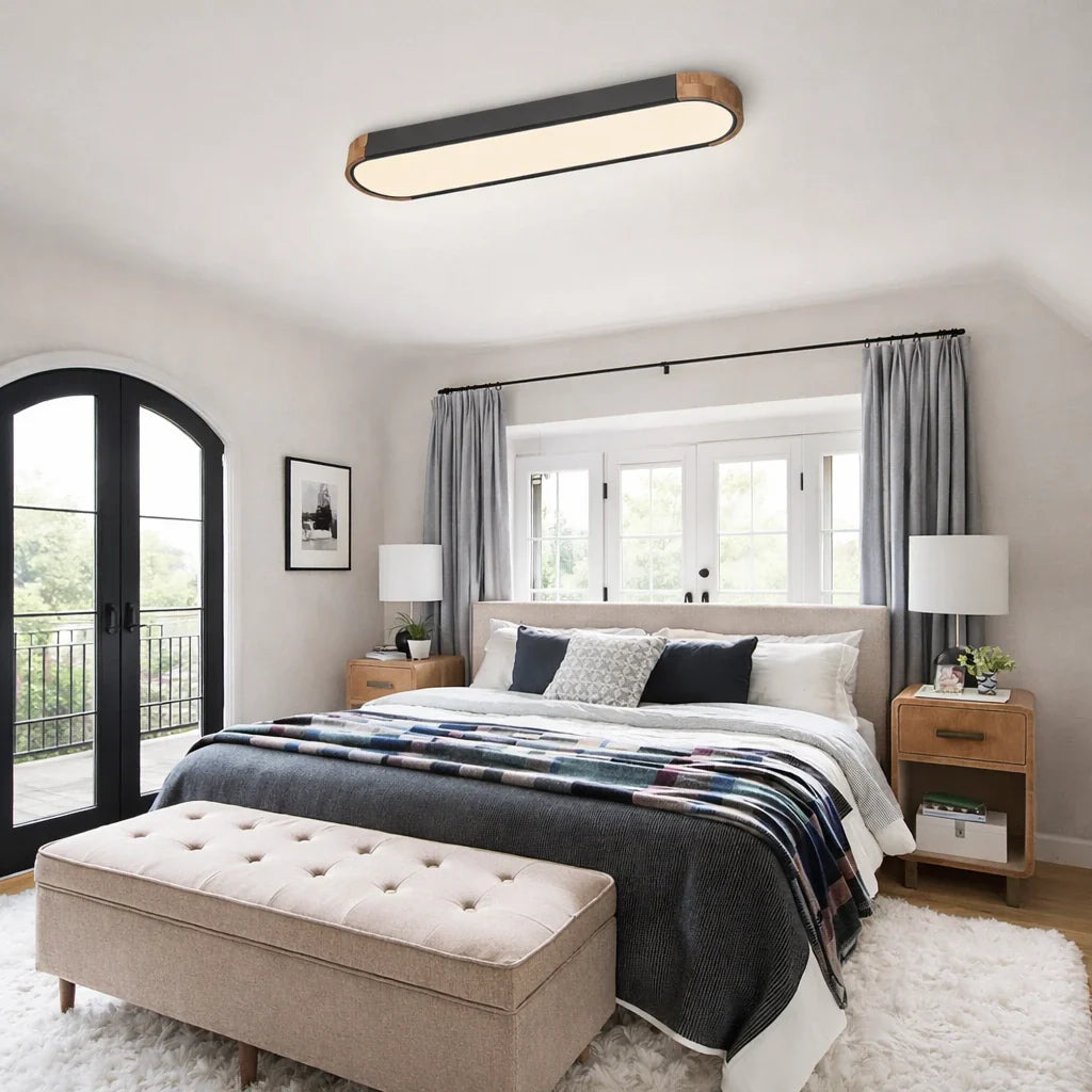 Plafoniera LED a conchiglia con dettaglio ovale in legno, aderente al soffitto