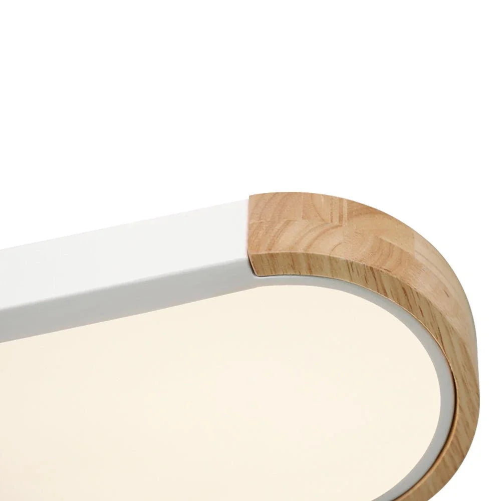 LED-Deckenleuchte mit ovalem Akzent aus Holz