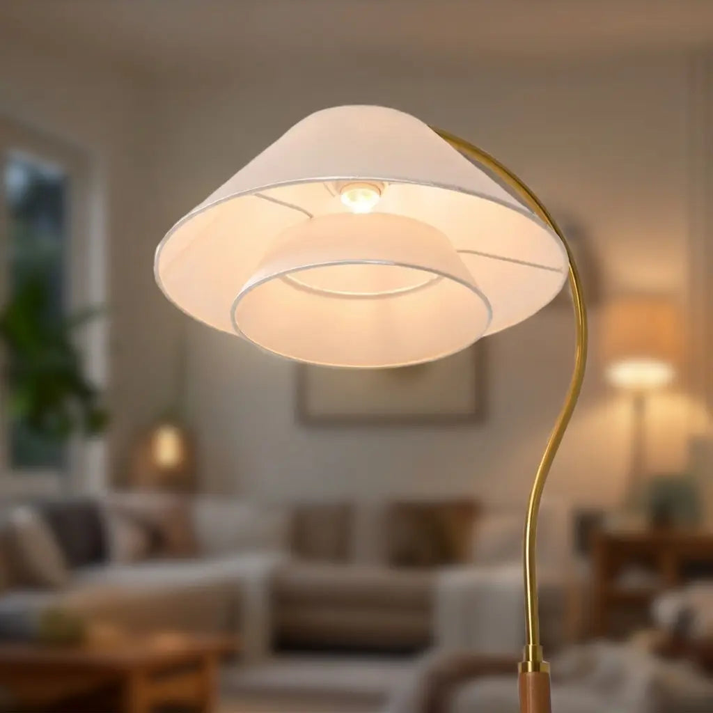 Lampada da terra ad arco con struttura in legno di metà secolo e paralume in tessuto, per il soggiorno