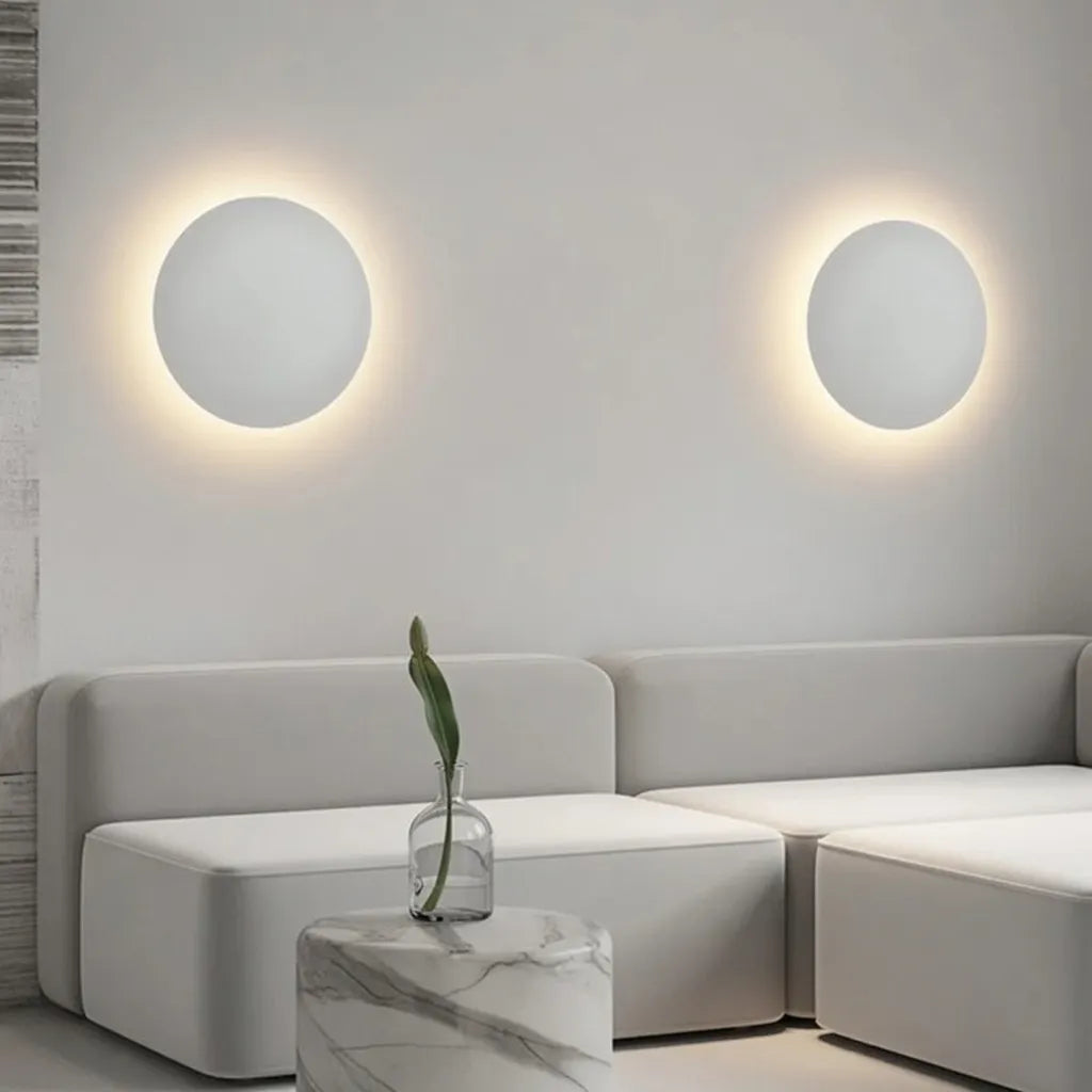 Applique con LED integrato e design minimalista rotondo in alluminio