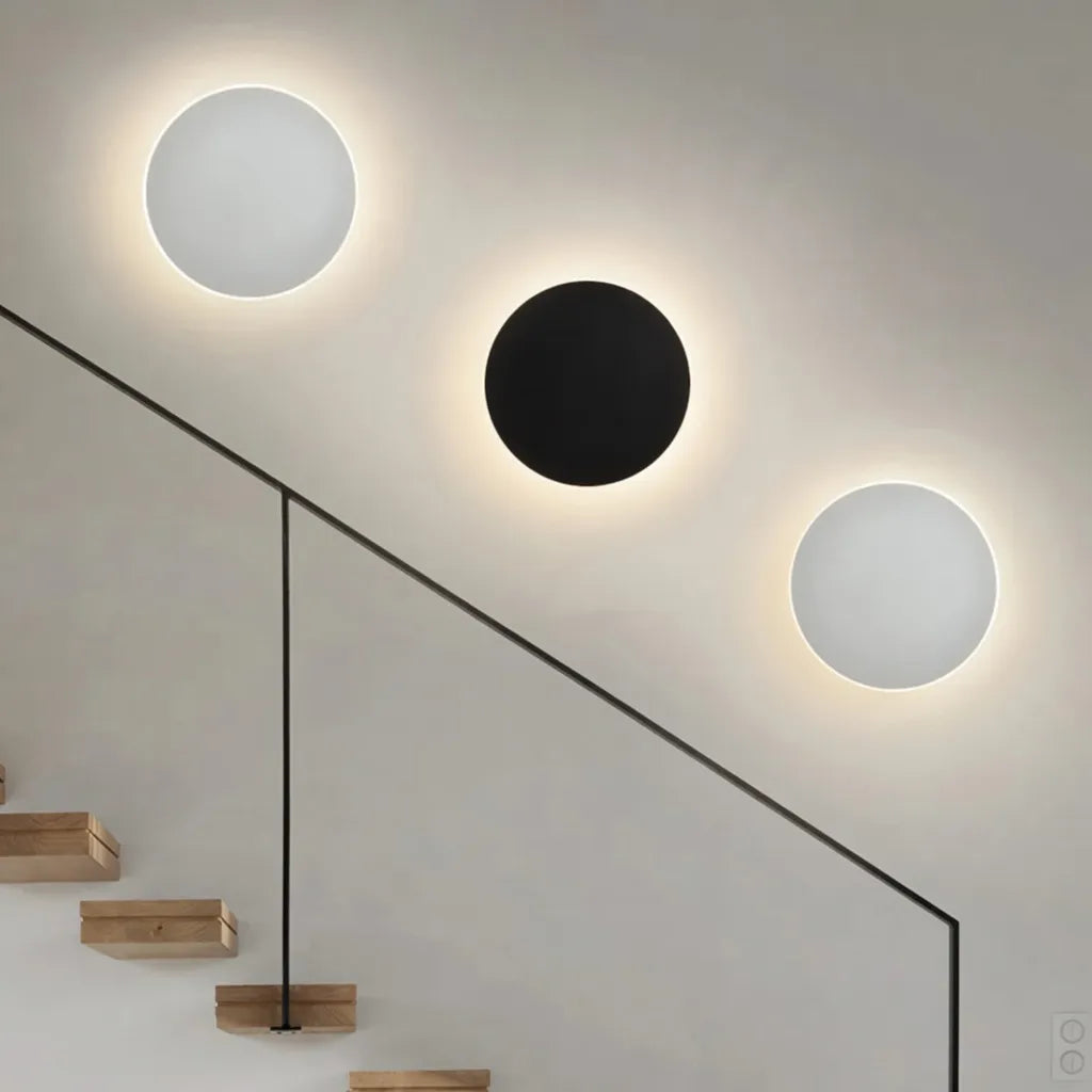 Applique con LED integrato e design minimalista rotondo in alluminio