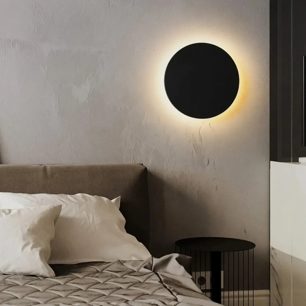 Applique con LED integrato e design minimalista rotondo in alluminio