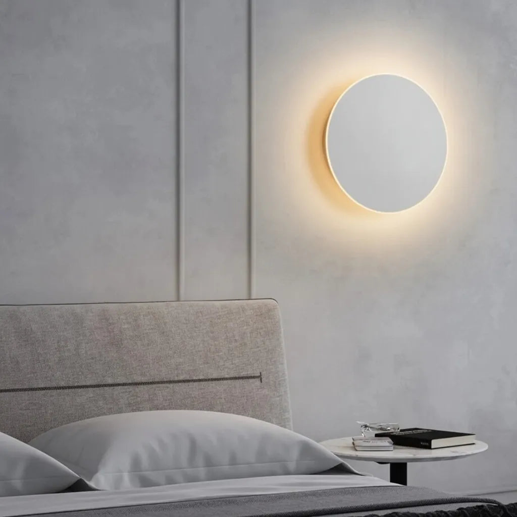 Applique con LED integrato e design minimalista rotondo in alluminio