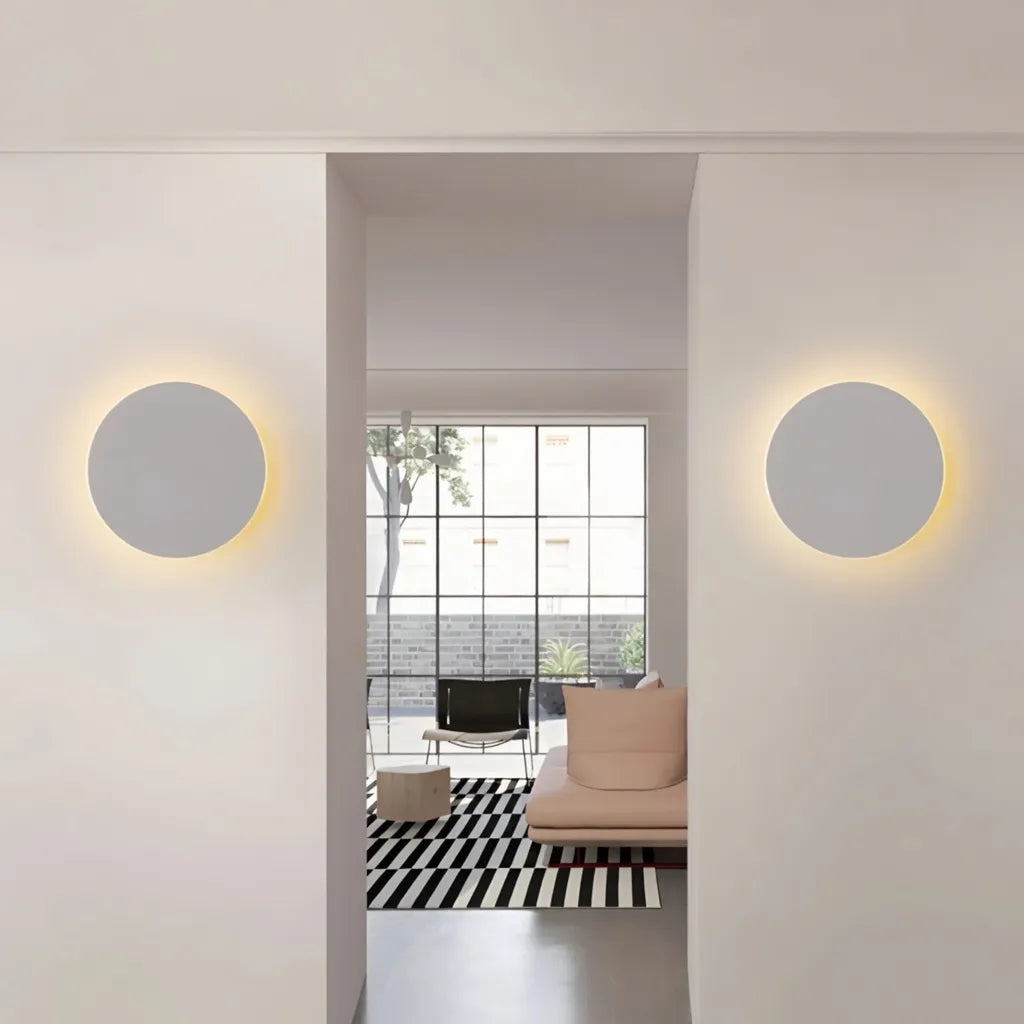 Applique con LED integrato e design minimalista rotondo in alluminio