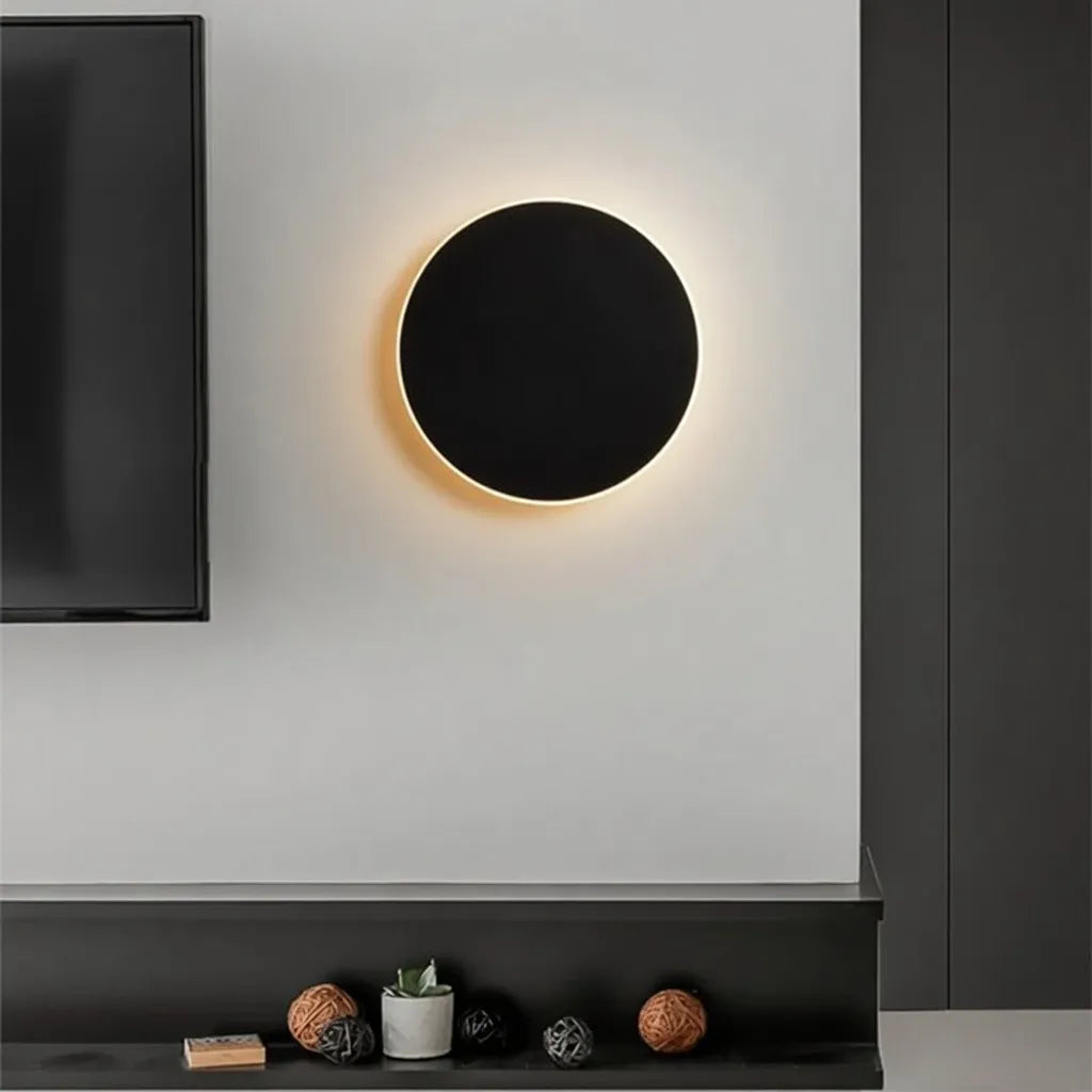 Applique con LED integrato e design minimalista rotondo in alluminio