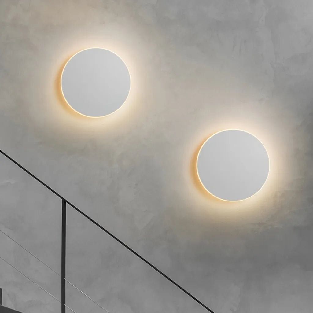 Applique con LED integrato e design minimalista rotondo in alluminio