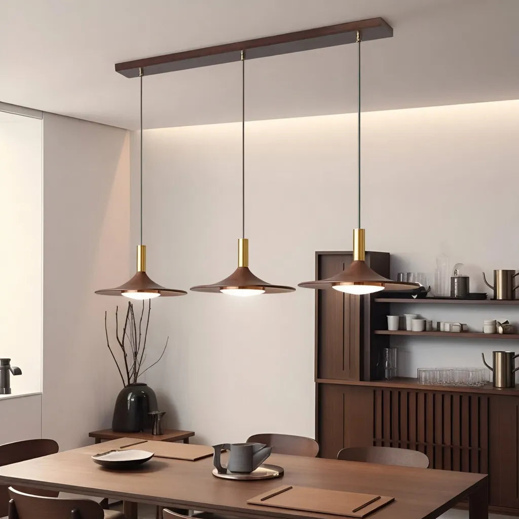 LED-Pendelleuchte mit Eisenschirm in Walnussholzoptik und höhenverstellbarer Aufhängung für Küche und Esszimmer