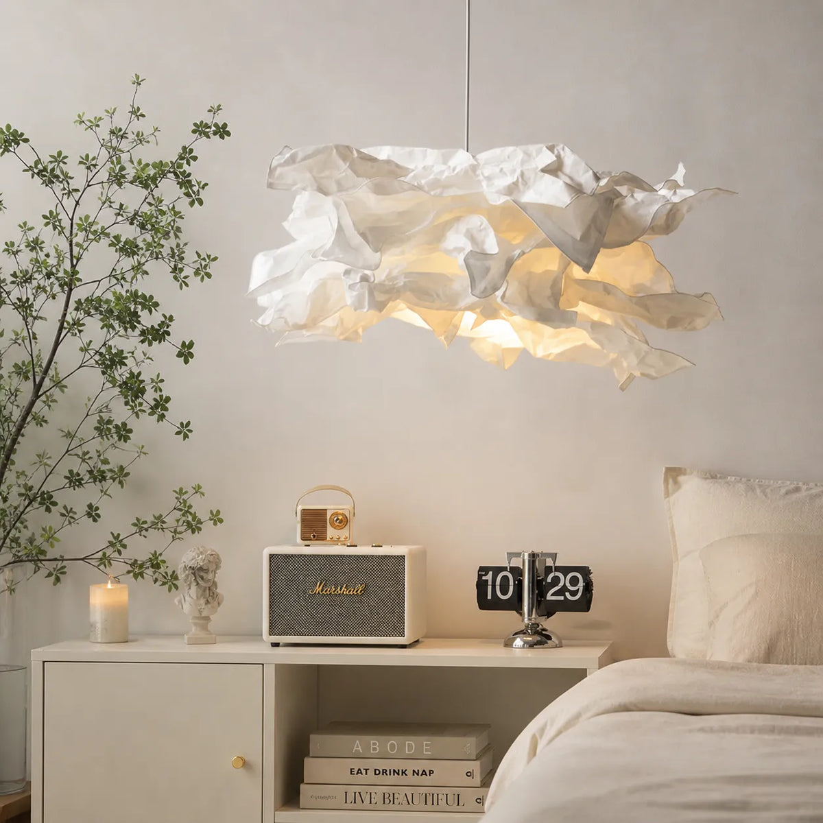 Lampada a sospensione con paralume in carta ispirato alle nuvole e luce LED ambientale calda