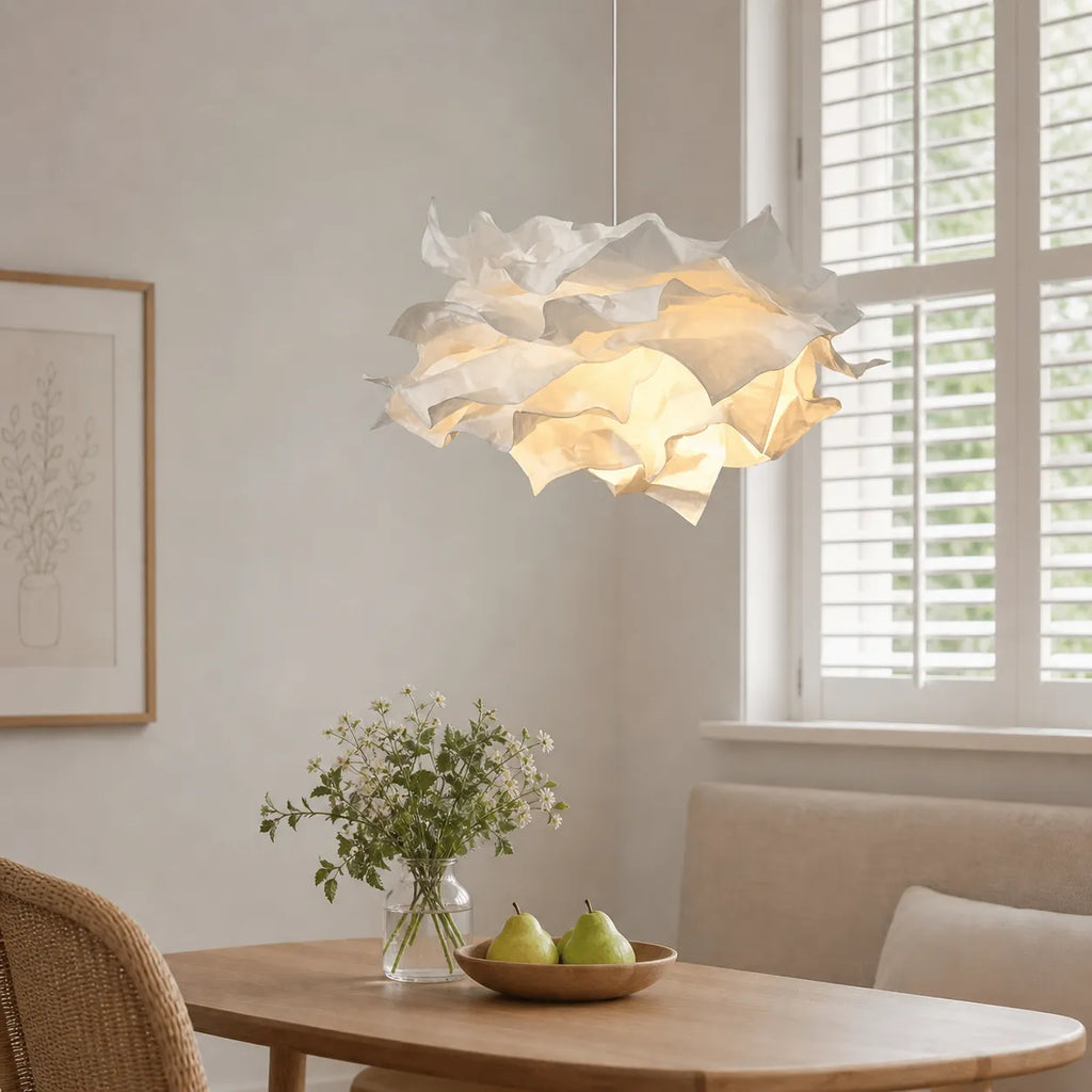 Lampada a sospensione con paralume in carta ispirato alle nuvole e luce LED ambientale calda