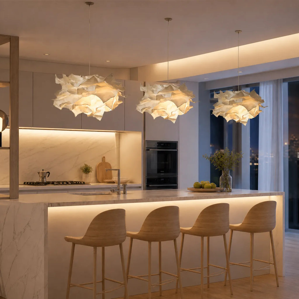 Lampada a sospensione con paralume in carta ispirato alle nuvole e luce LED ambientale calda