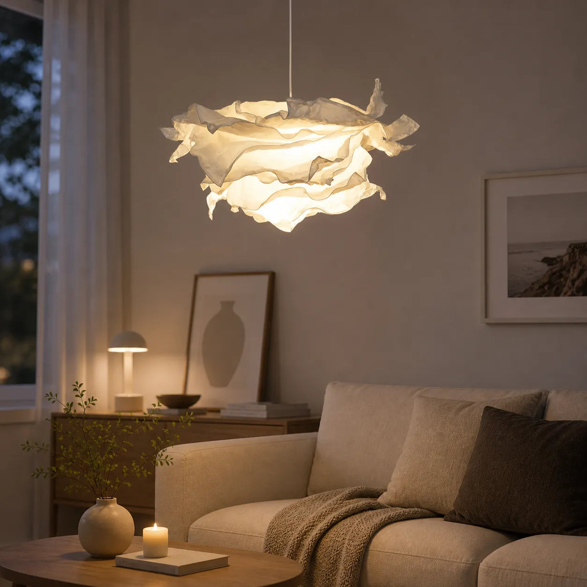 Lampada a sospensione con paralume in carta ispirato alle nuvole e luce LED ambientale calda