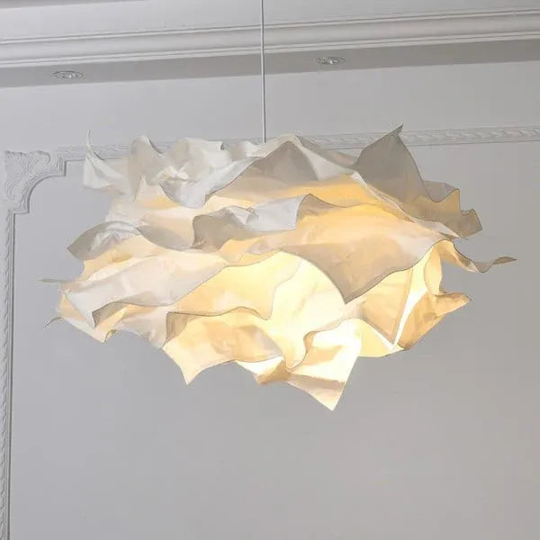 Suspension avec abat-jour en papier inspiré des nuages et lumière d’ambiance LED chaleureuse