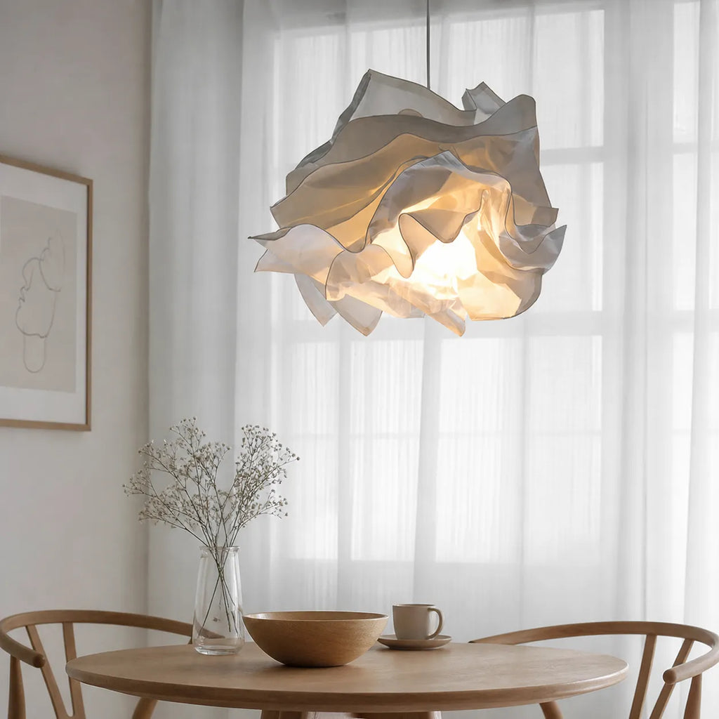 Lampada a sospensione con paralume in carta ispirato alle nuvole e luce LED ambientale calda