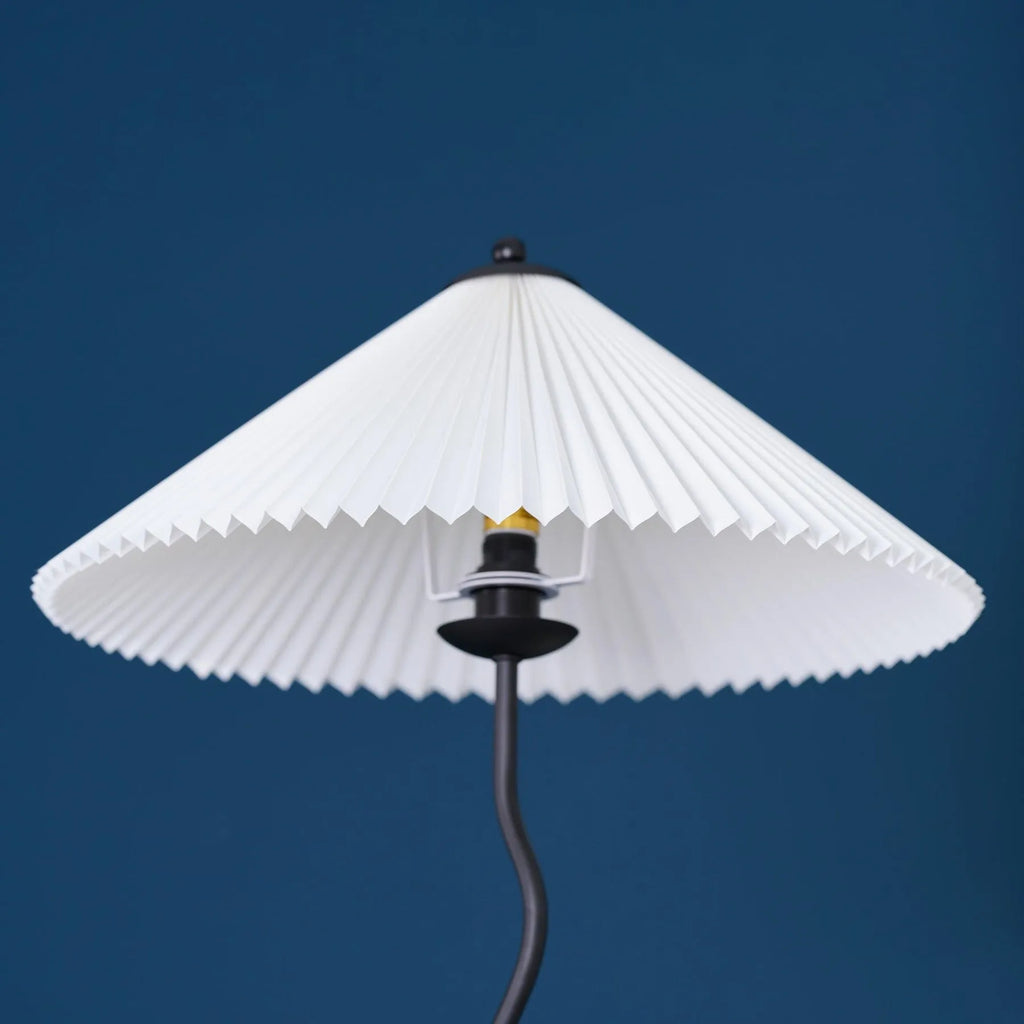 Floor Lamp with Modern Sculptural Metal Base and Fabric Shade 150cm Tall Standing Light
