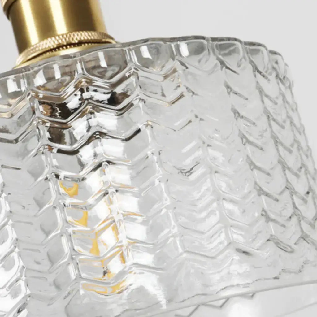 Lampada a sospensione con vetro pressato a coste e finiture in ottone