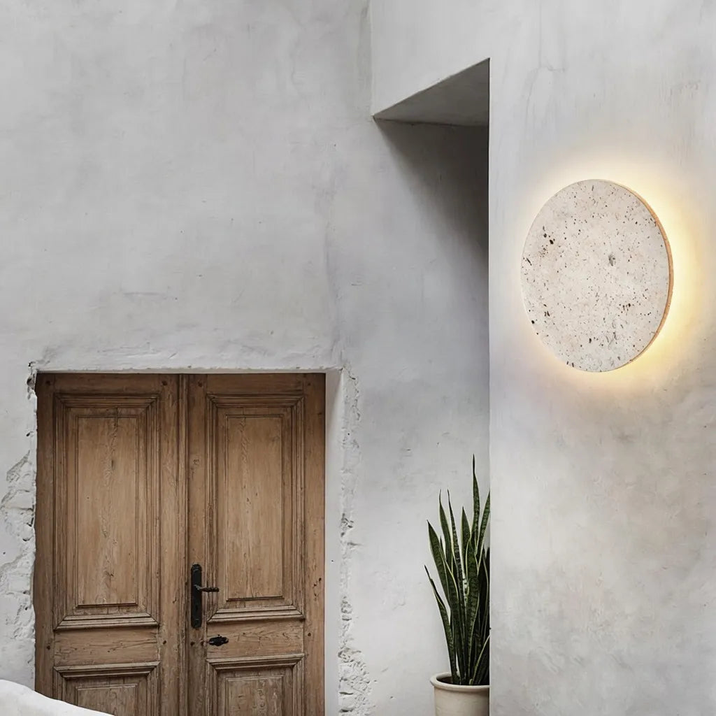 Appliques murales pour salon avec disque de travertin rétroéclairé par LED et effet halo moderne