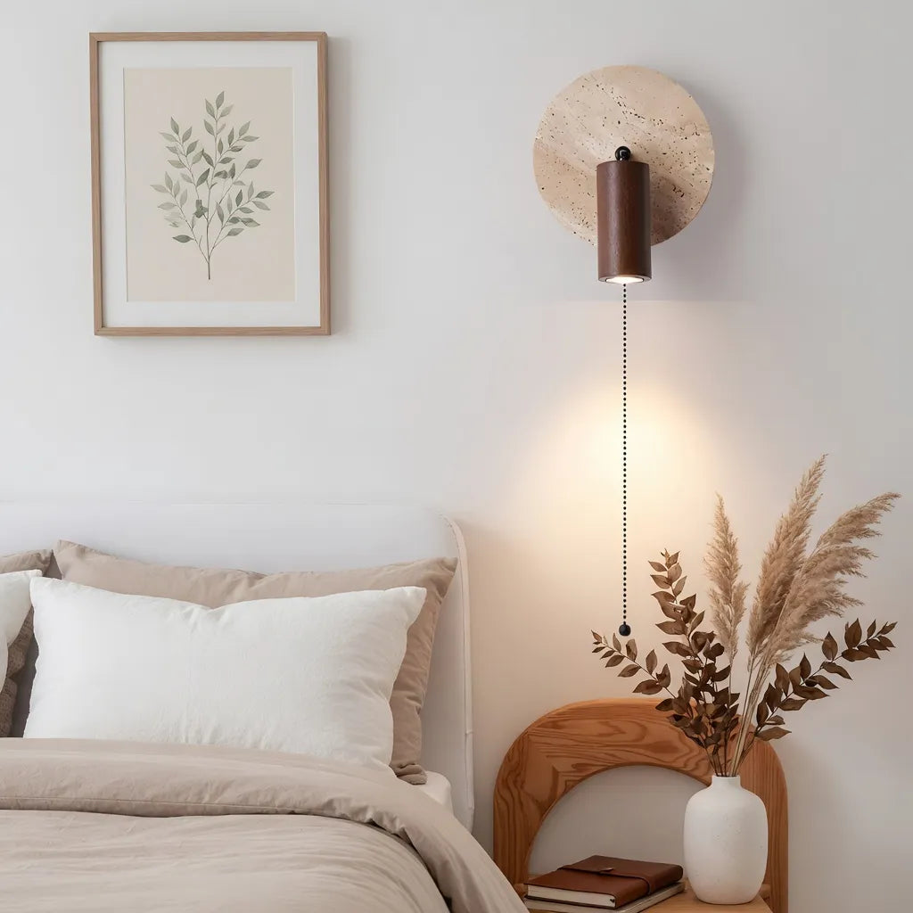 Applique murale à travertin réglable avec détail en bois, au design moderne