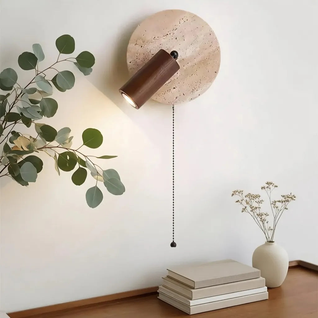 Applique murale à travertin réglable avec détail en bois, au design moderne