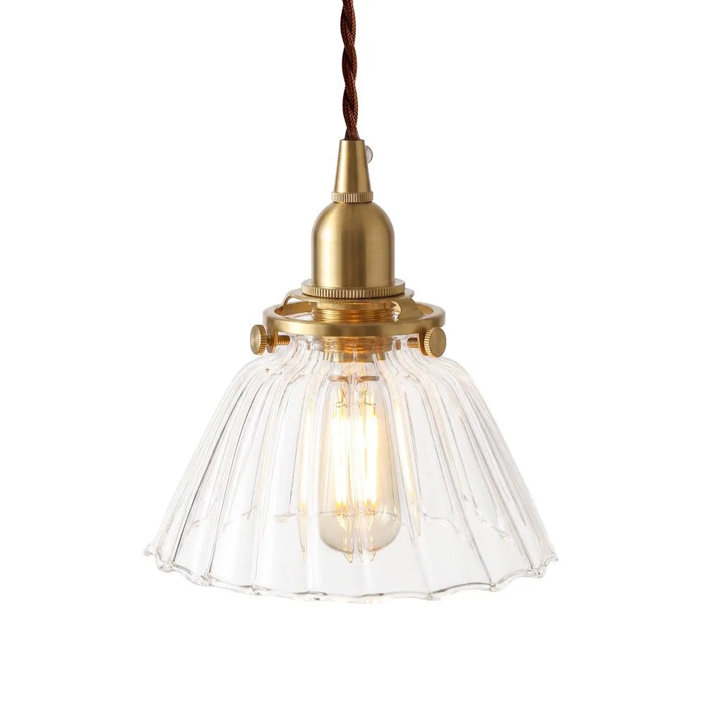 Pendelleuchte mit Vintage-Kegelschirm und geriffelter Glasstruktur