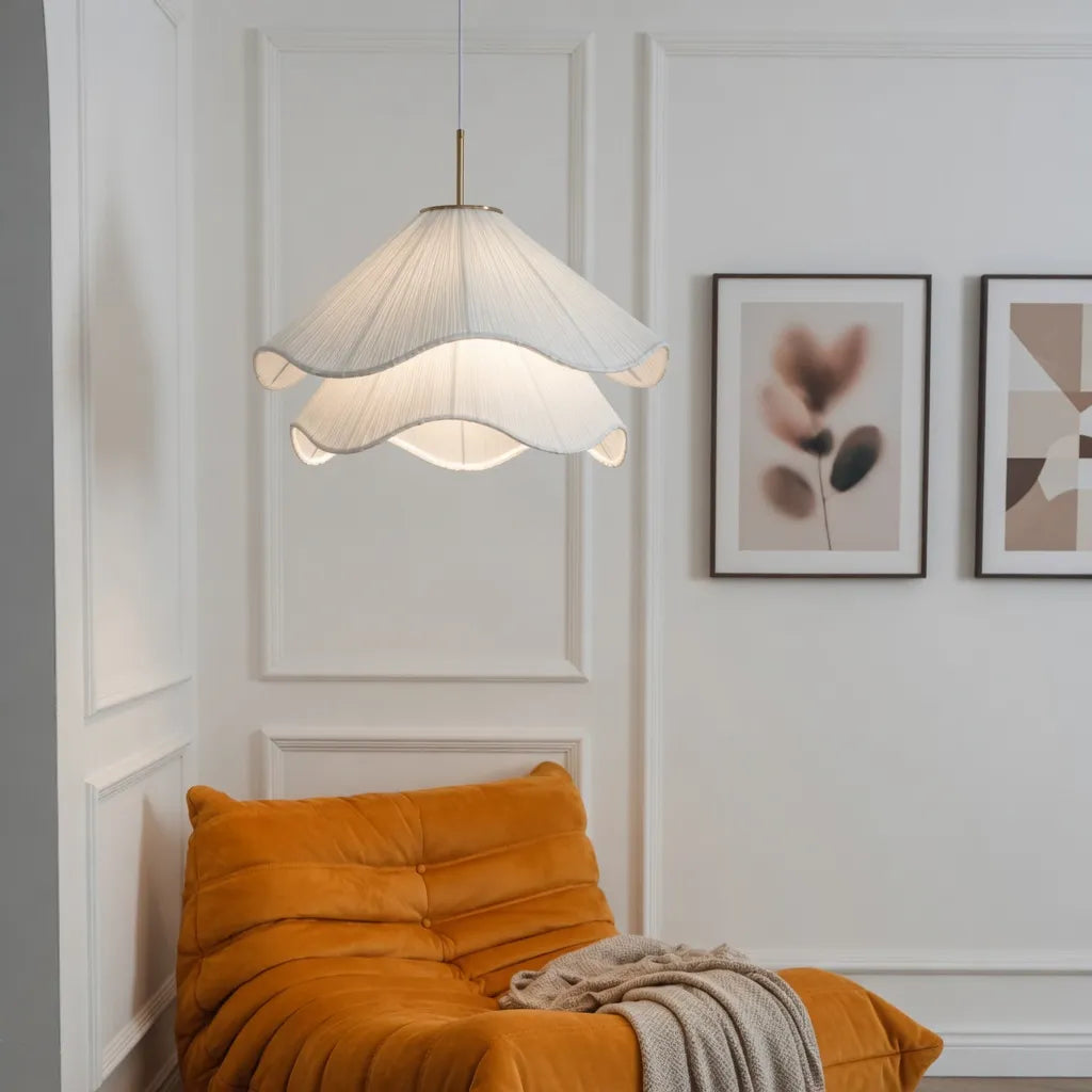 Suspension avec abat-jour ondulé en tissu à plusieurs couches et suspension réglable