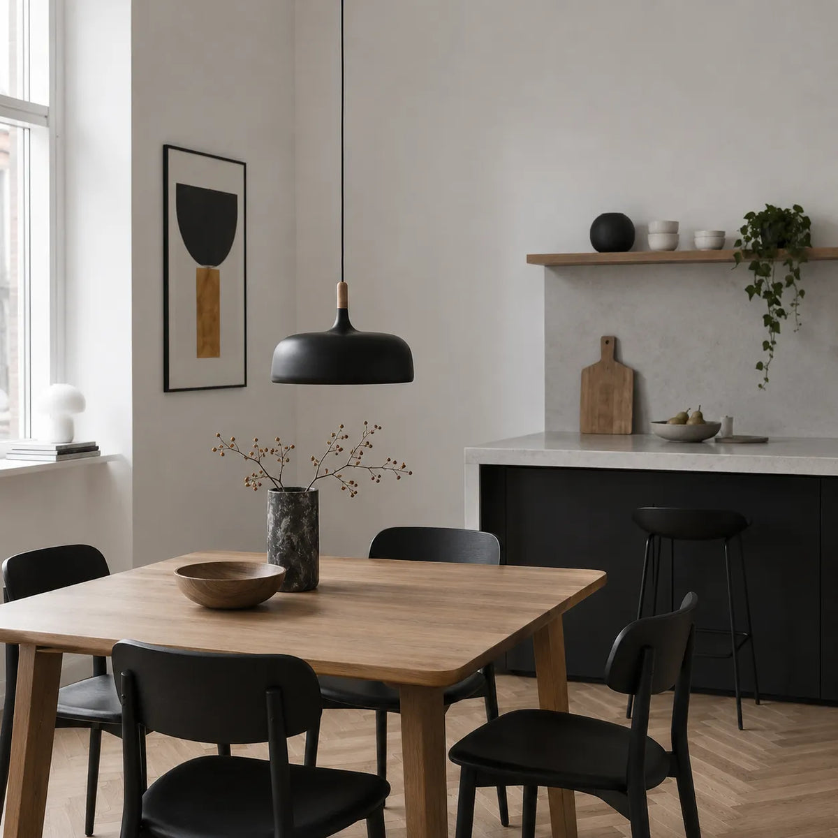 Suspension au design minimaliste en métal avec touche de bois pour le salon, la salle à manger ou la cuisine