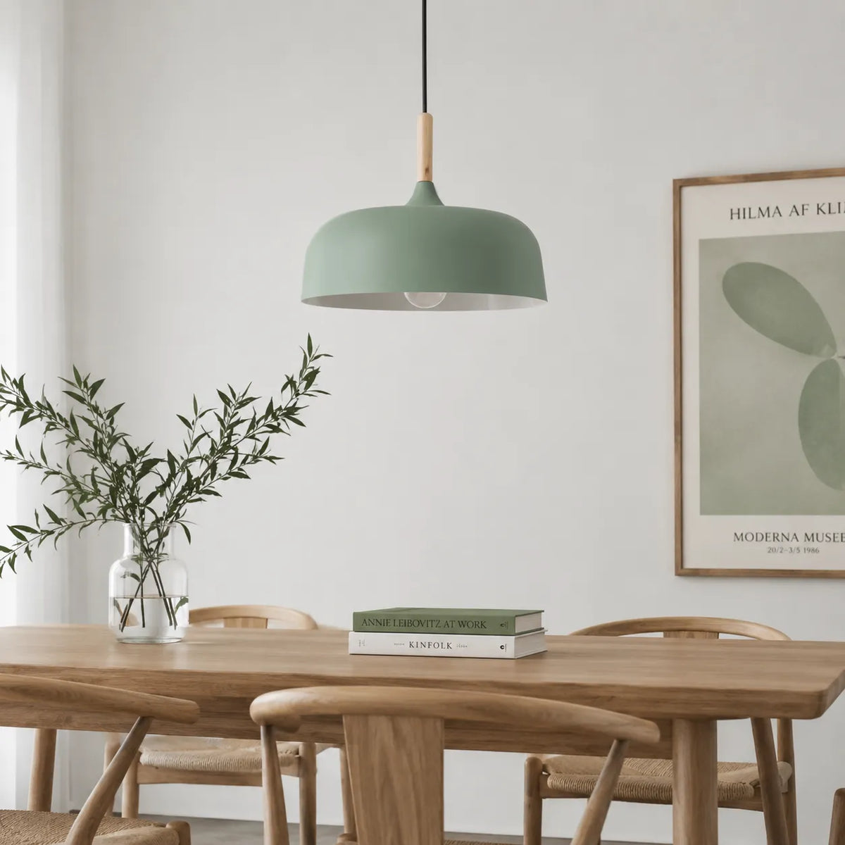 Suspension au design minimaliste en métal avec touche de bois pour le salon, la salle à manger ou la cuisine