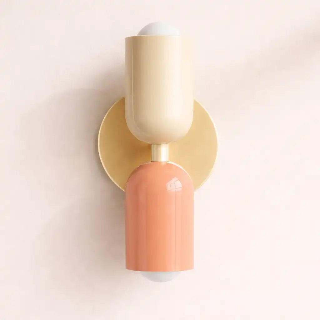 Applique con vetro dalla luce diffusa e design minimalista