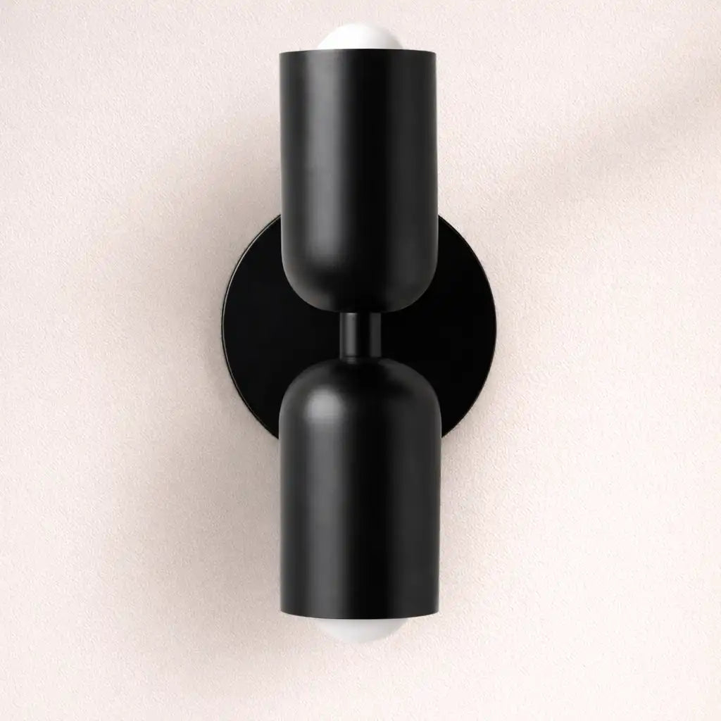 Applique murale avec verre diffusant une lumière douce et design minimaliste