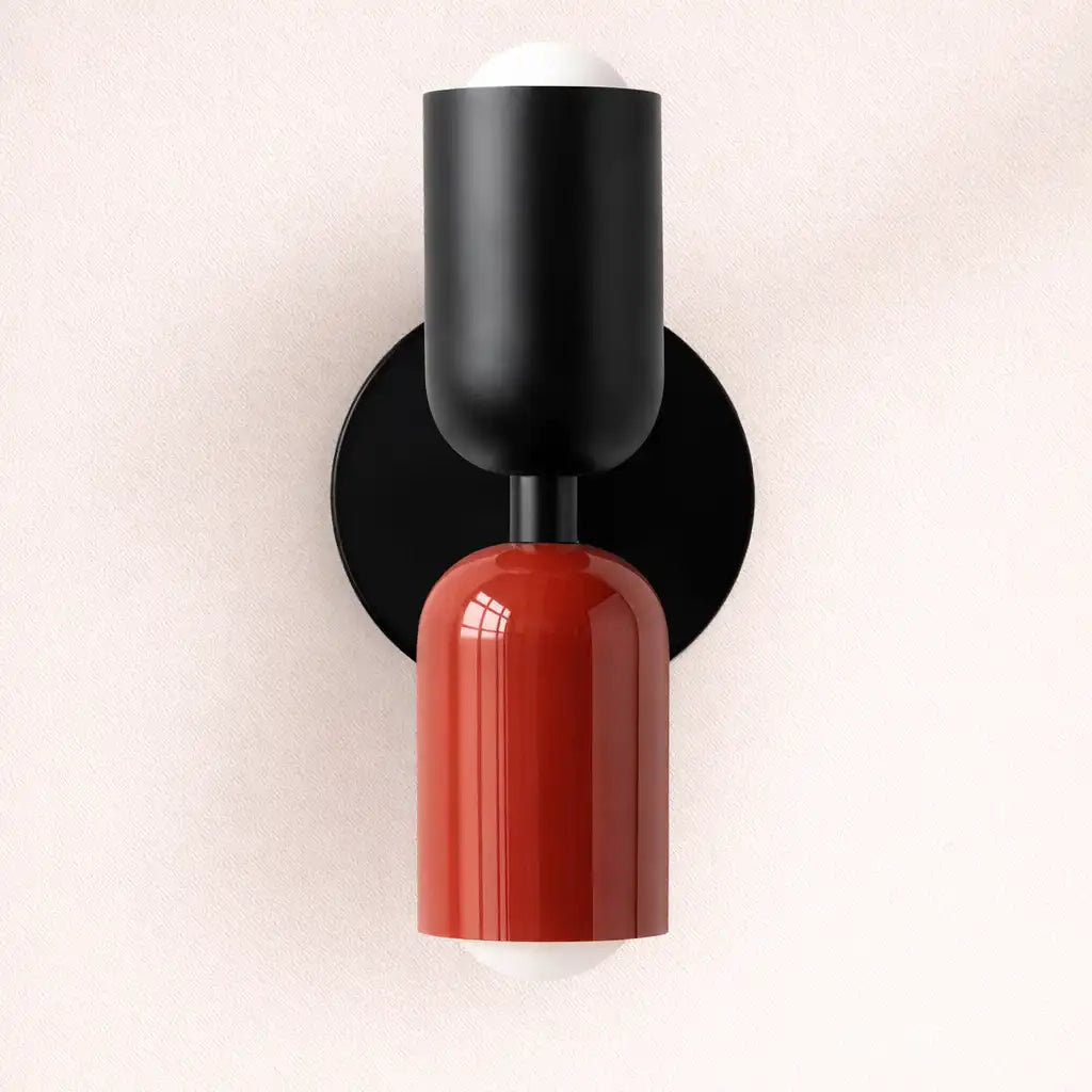Applique con vetro dalla luce diffusa e design minimalista