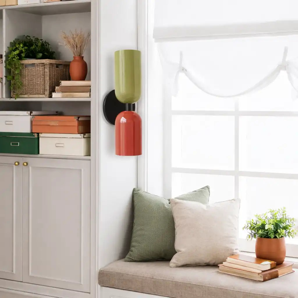 Applique murale avec verre diffusant une lumière douce et design minimaliste