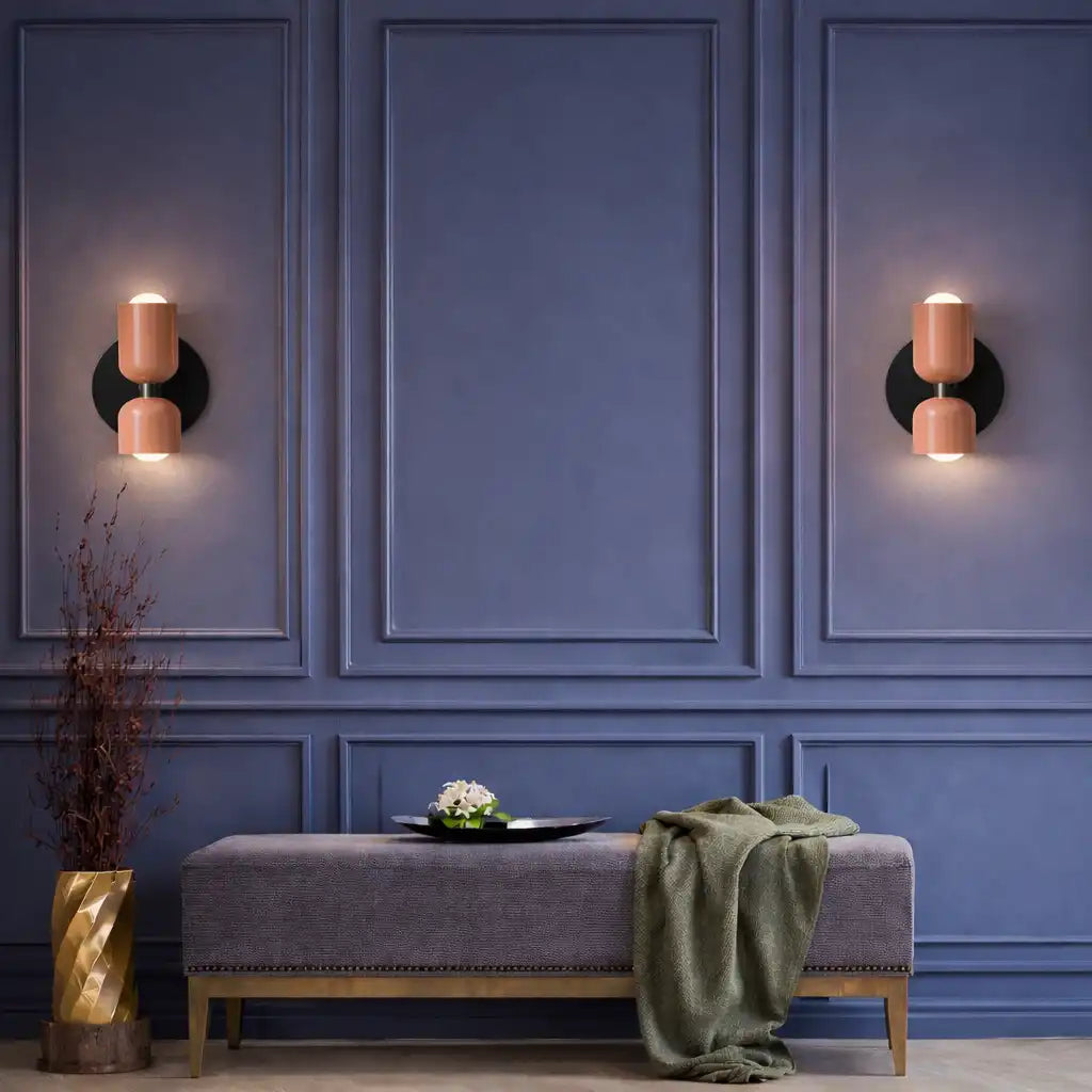 Applique murale avec verre diffusant une lumière douce et design minimaliste