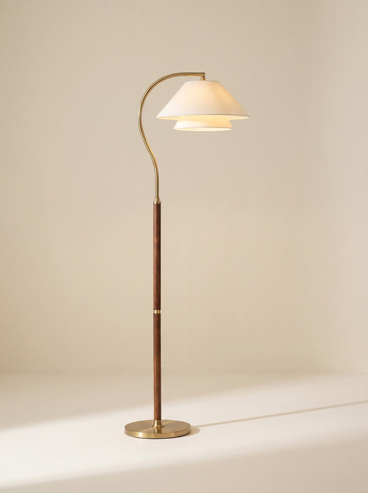 Die Bogen-Stehlampe
