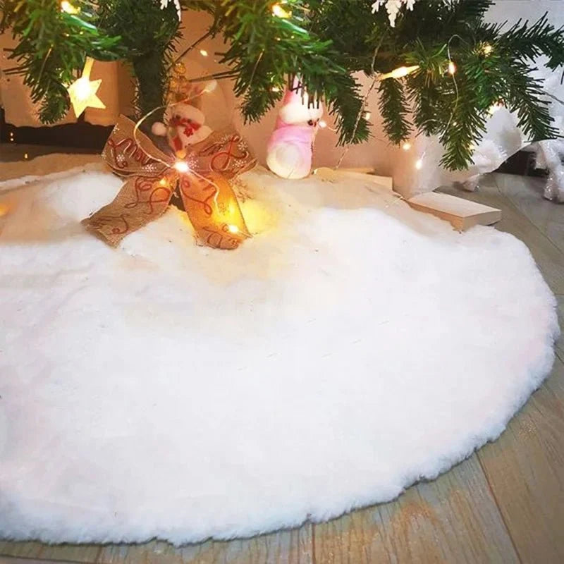 White Faux Fur Christmas Tree Skirt with Plush Texture for Holiday Décor - Image 2